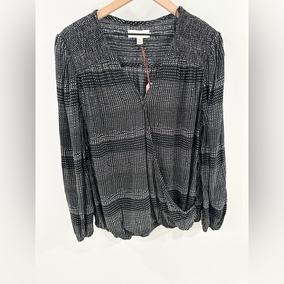 NWT Knox Rose Wrap Front Smocked Blouse Black Size XL - Picture 4 of 6